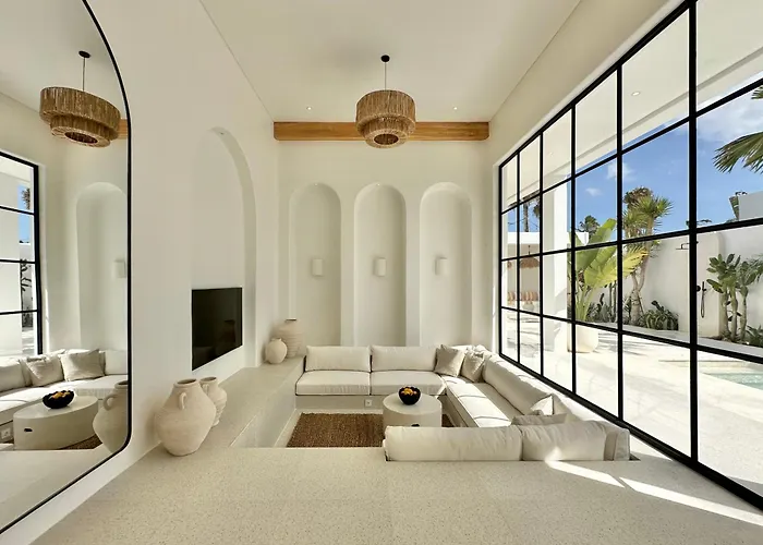 The Young - Dolce, Bingin Villa
