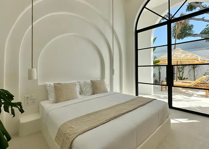The Young - Dolce, Bingin Villa